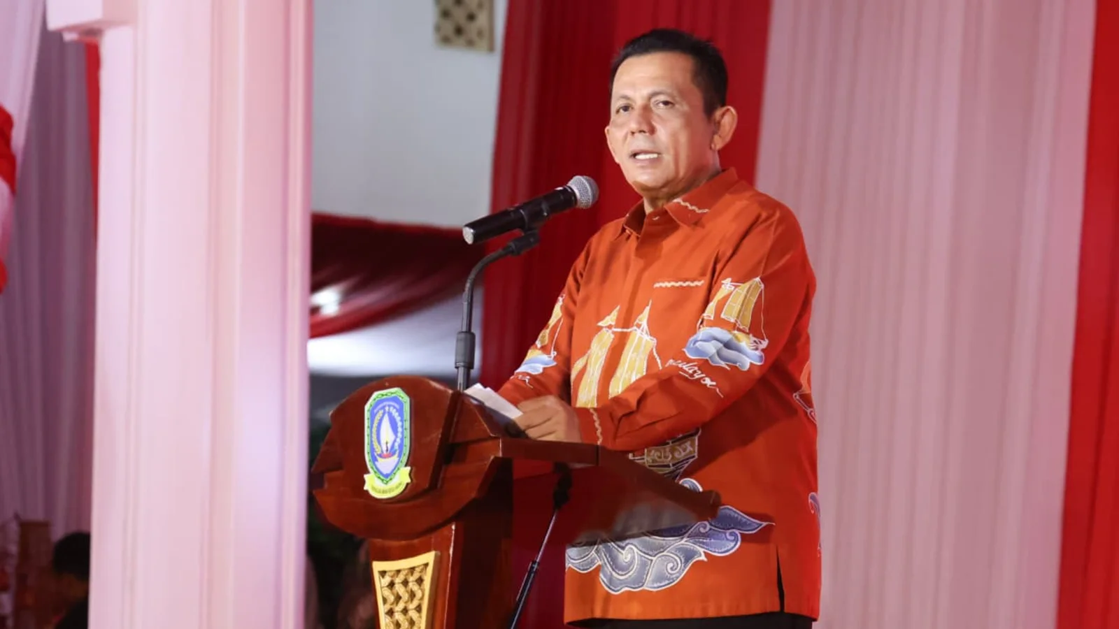 Gubernur Ansar Ahmad saat memaparkan