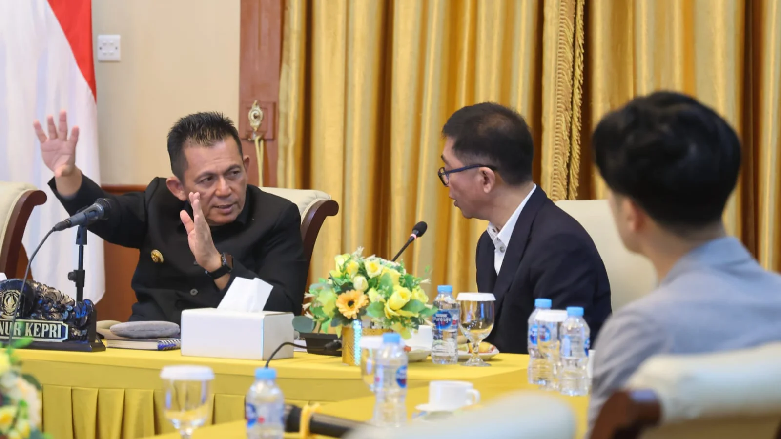 ansar ahmad saat memaparkan investasi di kepri